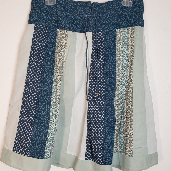 American Eagle Outfitters Dresses & Skirts - American Eagle Outfitters Women's Blue Floral Print Patch Skirt Size 6